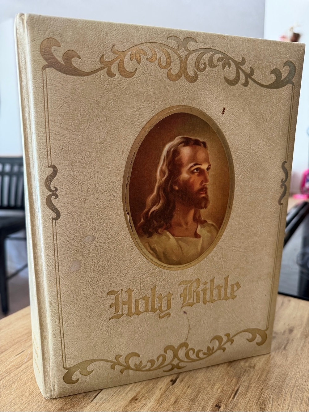 Vintage Holy Bible Royal King James Version The Classic Portrait Edition Royal